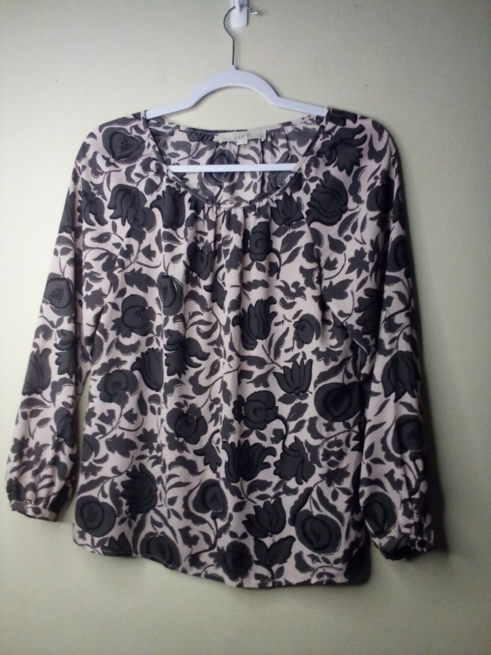 Loft Blouse Women S Petite Long Sleeve Floral Pattern Gray Pink